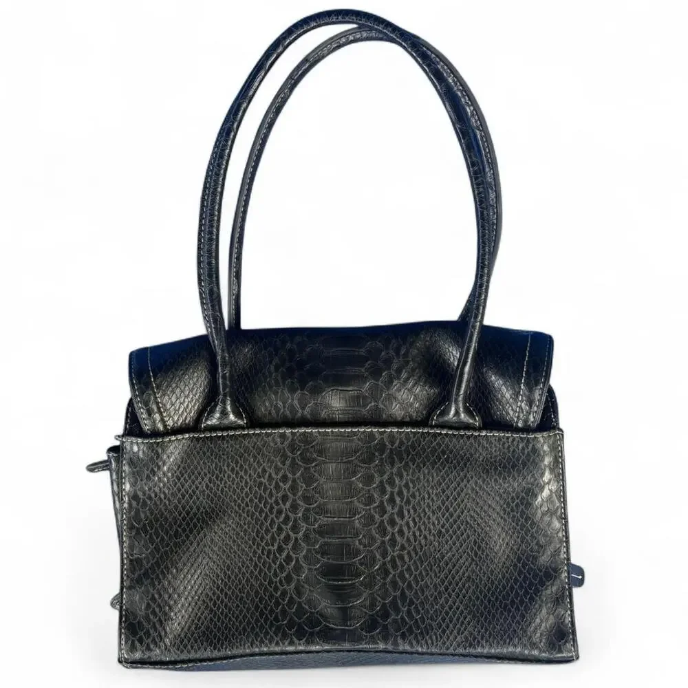 Liz Claiborne liz claiborne
